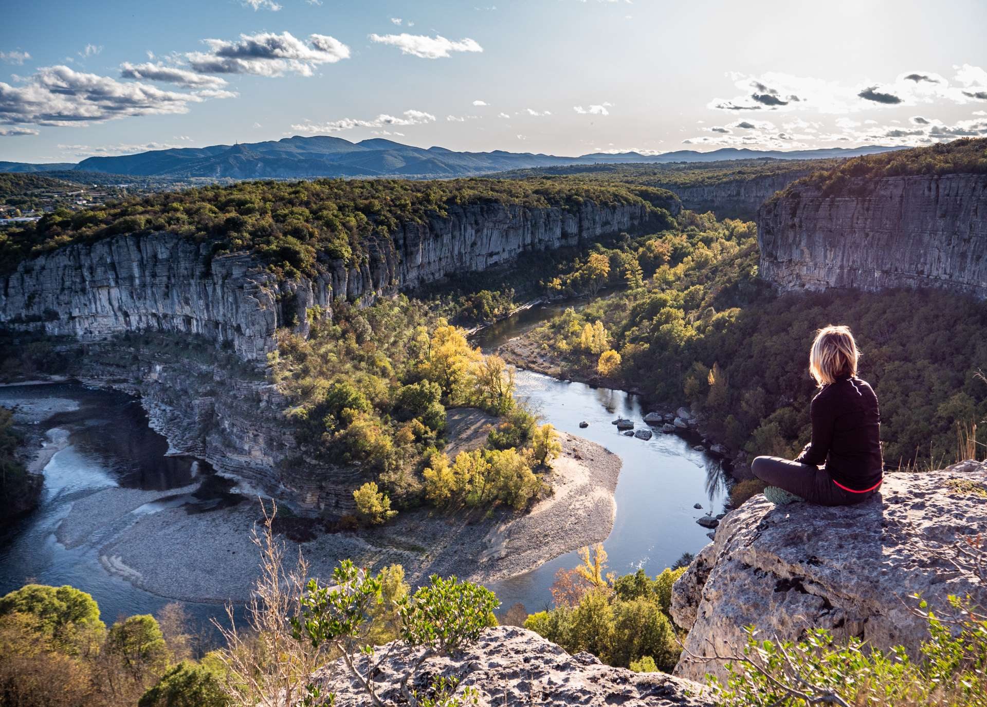 Vue sur les Gorges de l'Ardèche - Cirque de Gens à Chauzon